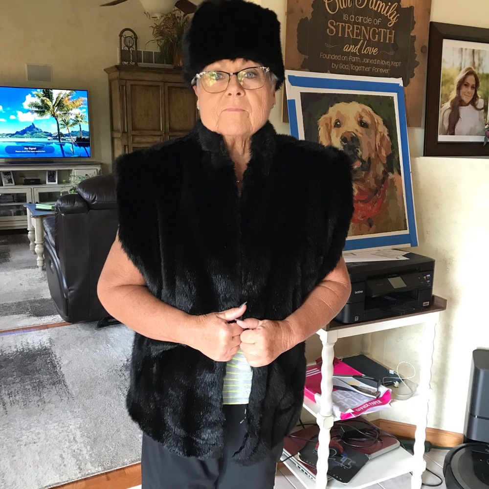 Black faux fur Vest and hat